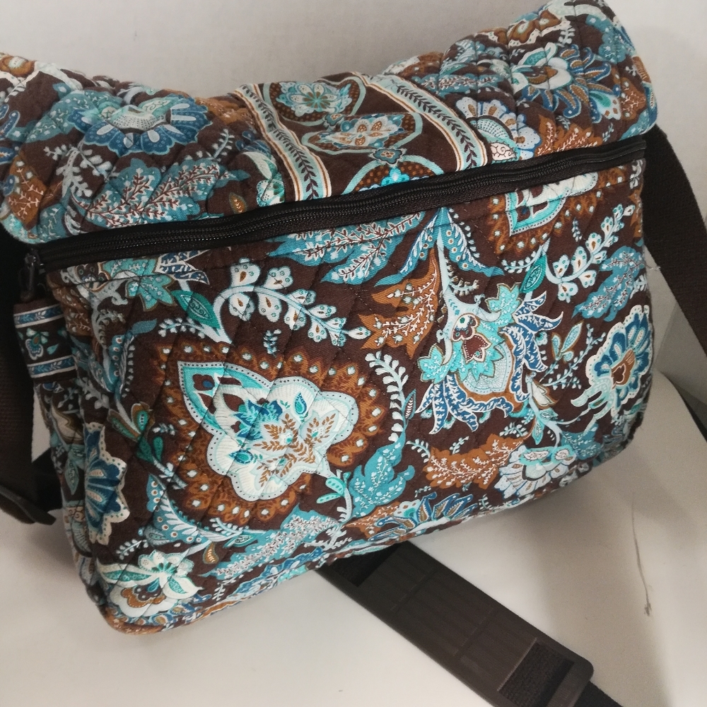 Vera Bradley messenger bag - Picture 2 of 8